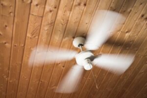 proper ceiling fan direction for energy efficiency